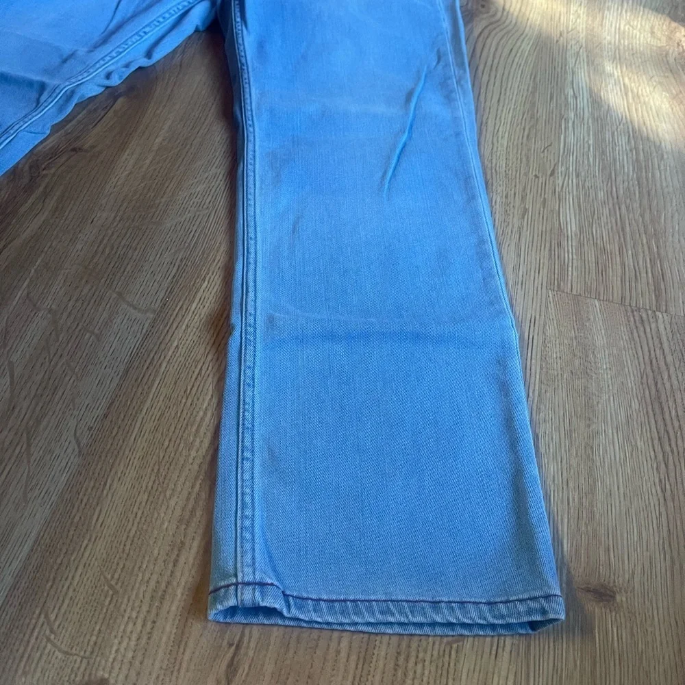 Tommy Bahama Relaxed Fit Blue Jeans - Picture 3 of 9